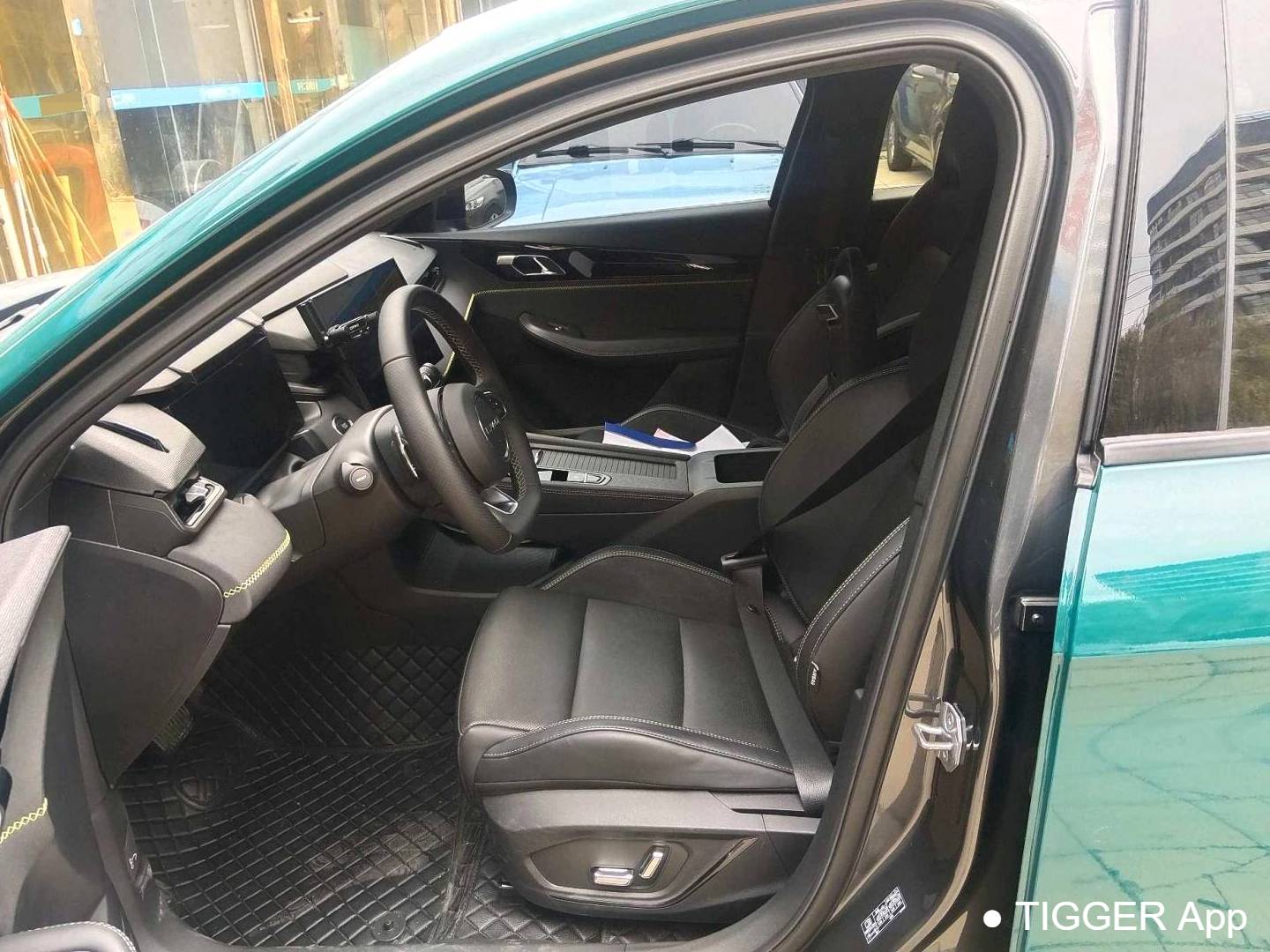 LYNK&CO 2023 LYNK&CO 03 1.5TD Power Pro Automatic Transmission