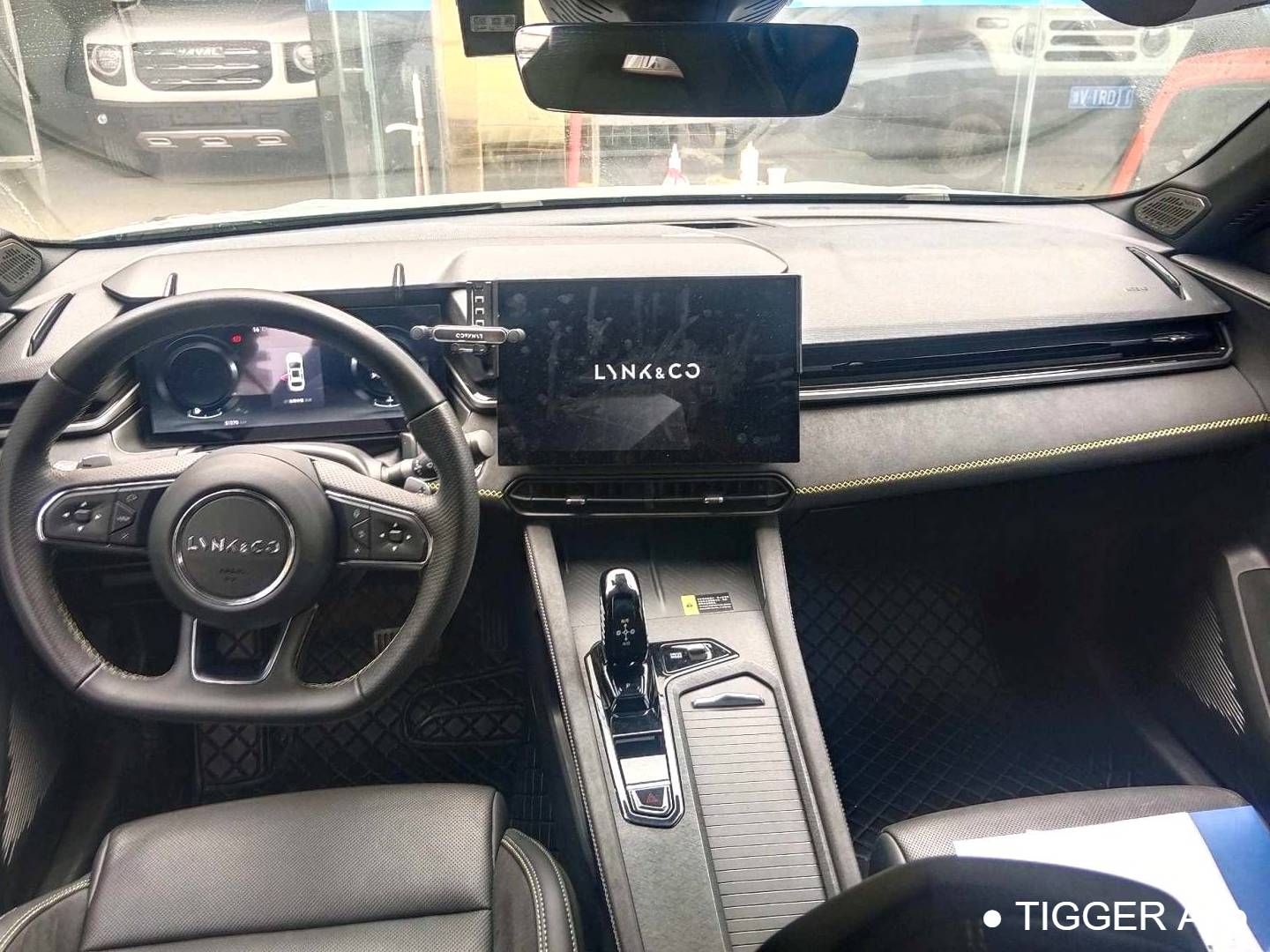 LYNK&CO 2023 LYNK&CO 03 1.5TD Power Pro Automatic Transmission