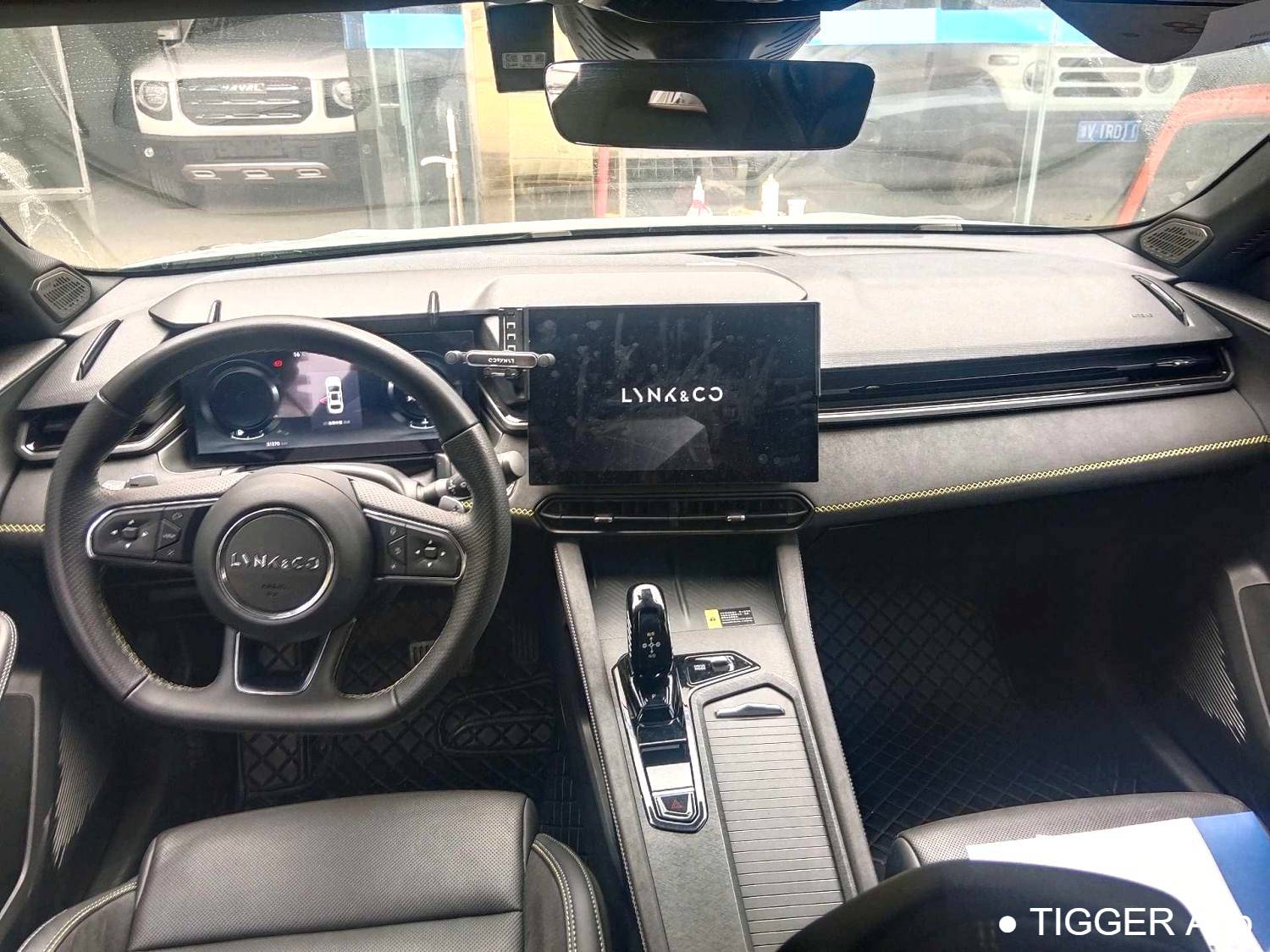 LYNK&CO 2023 LYNK&CO 03 1.5TD Power Pro Automatic Transmission