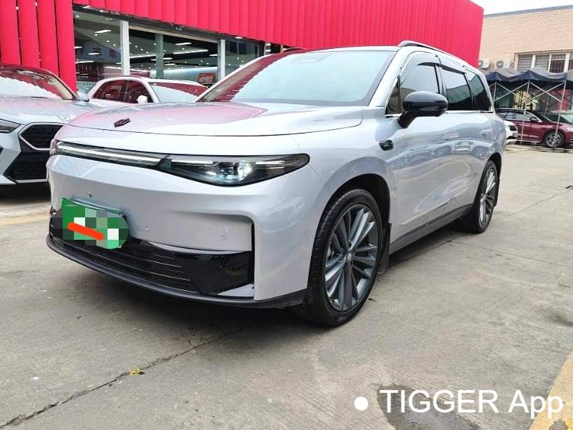 LEAP 2024 C16 200 Premium Edition Automatic Transmission