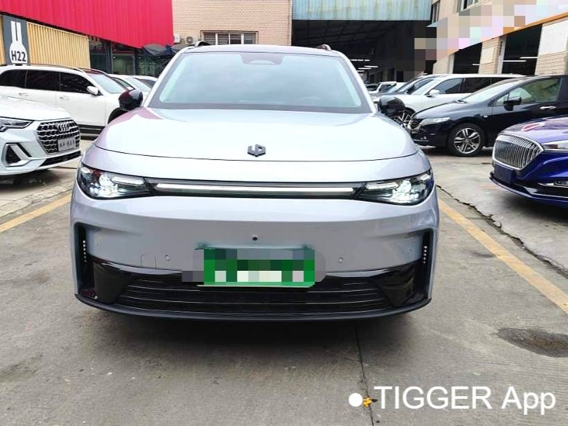 LEAP 2024 C16 200 Premium Edition Automatic Transmission