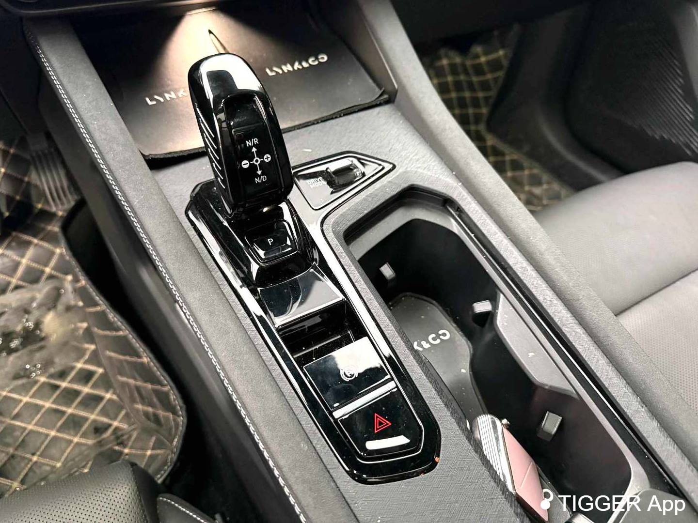 LYNK&CO  2025 LYNK&CO  03 1.5TD Champion Pro Automatic Transmission