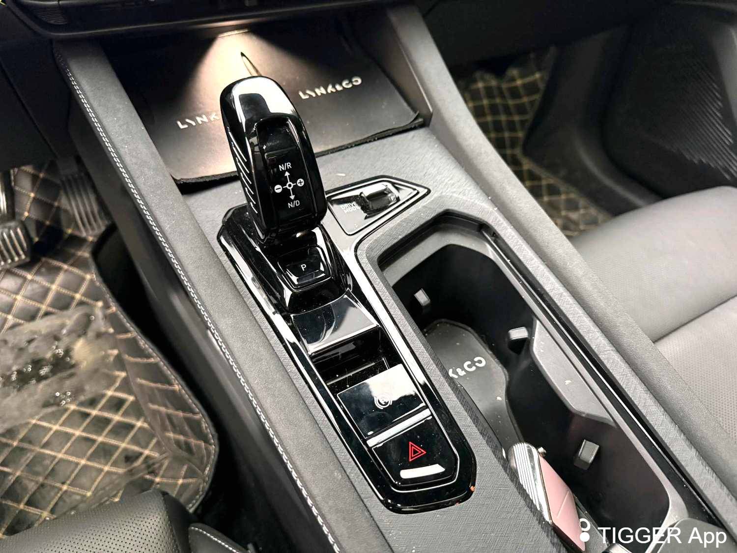 LYNK&CO  2025 LYNK&CO  03 1.5TD Champion Pro Automatic Transmission