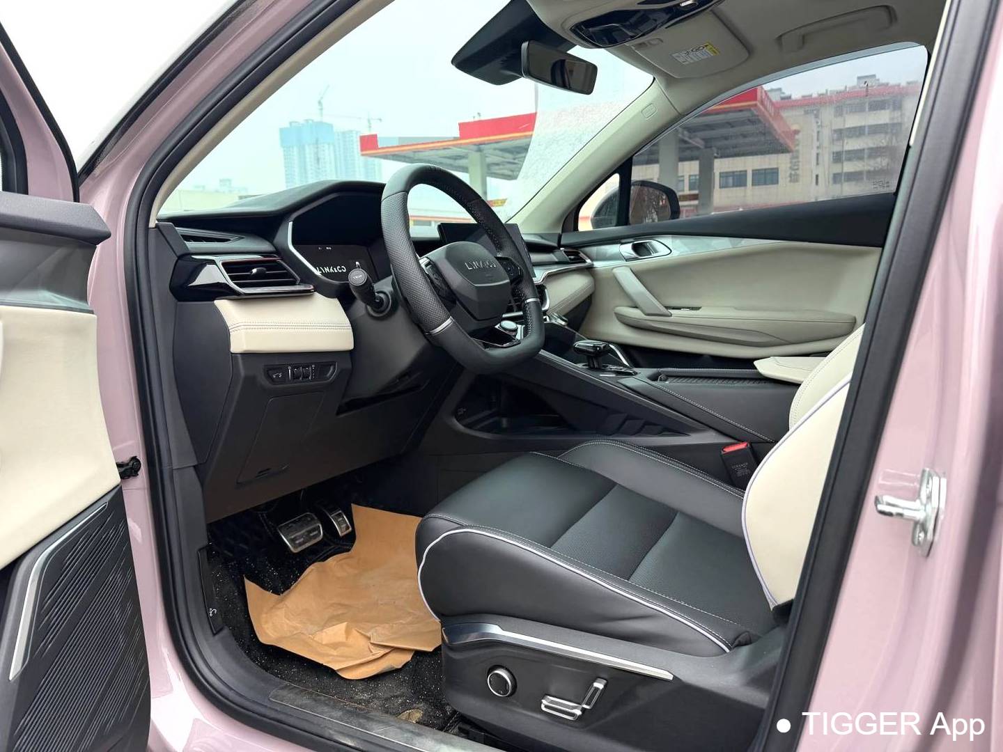 LYNK&CO 2022 LYNK&CO 06 1.5TD Shero Pink Special Edition Automatic Transmission