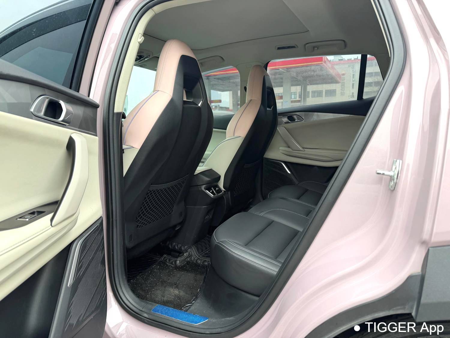 LYNK&CO 2022 LYNK&CO 06 1.5TD Shero Pink Special Edition Automatic Transmission