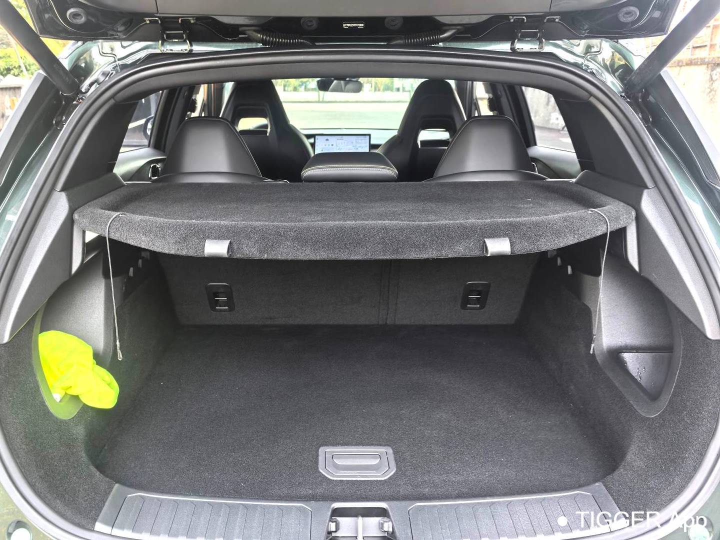 LYNK&CO 06 New Energy 2023 LYNK&CO 06 PHEV 1.5T Remix Pro Automatic Transmission