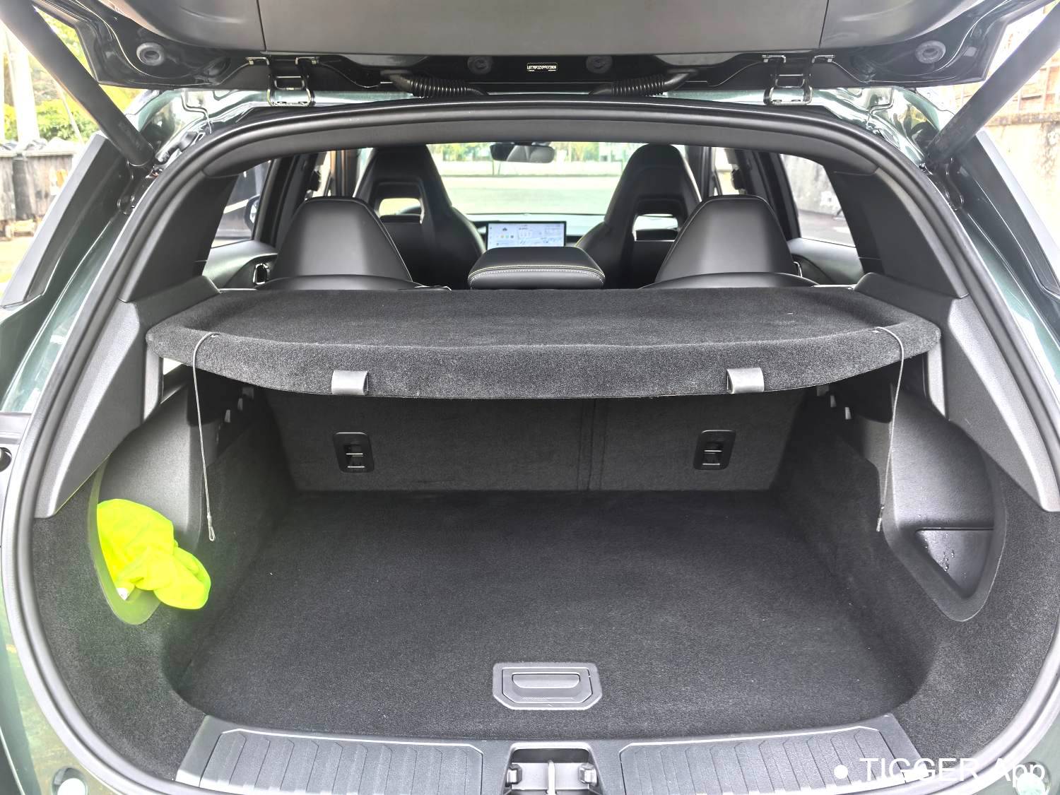 LYNK&CO 06 New Energy 2023 LYNK&CO 06 PHEV 1.5T Remix Pro Automatic Transmission