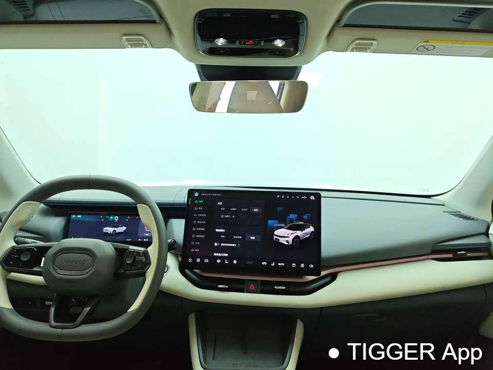 LYNK&CO  2023 LYNK&CO  06 EM-P 1.5 126 Long Range Halo Automatic Transmission