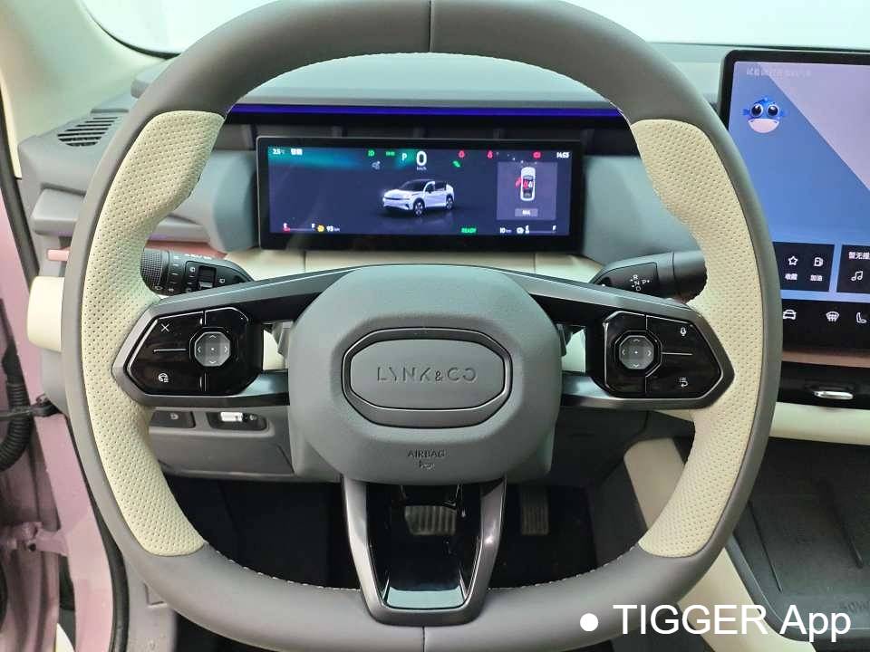 LYNK&CO  2023 LYNK&CO  06 EM-P 1.5 126 Long Range Halo Automatic Transmission