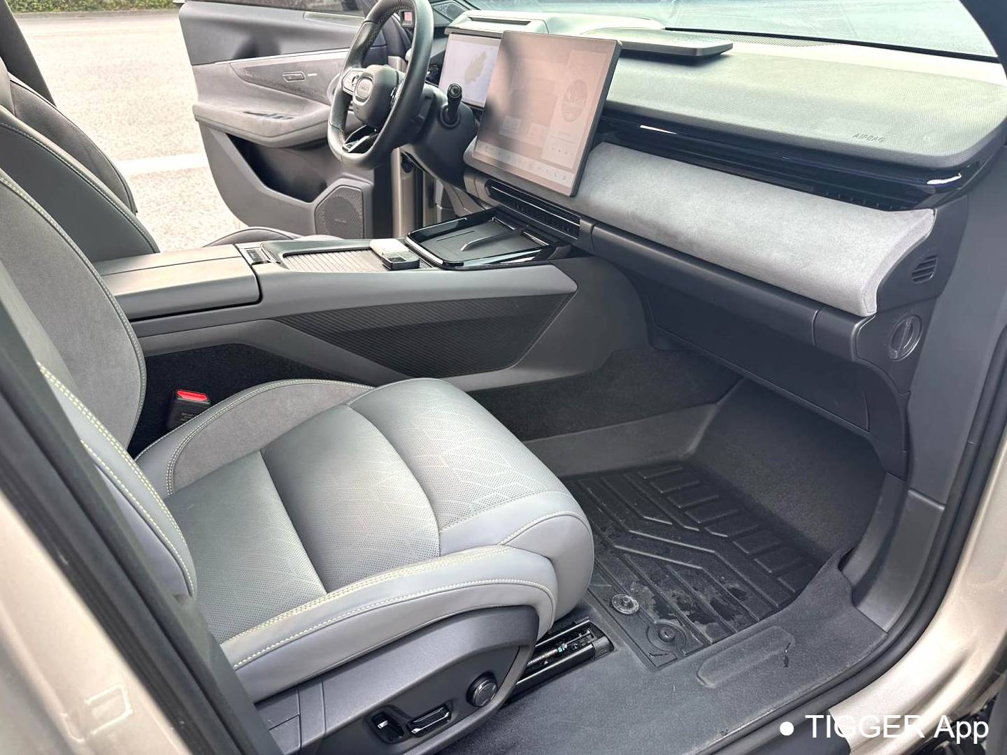 LYNK&CO 2023 LYNK&CO 08 EM-P 1.5T 220km four-wheel drive performance Halo automatic transmission