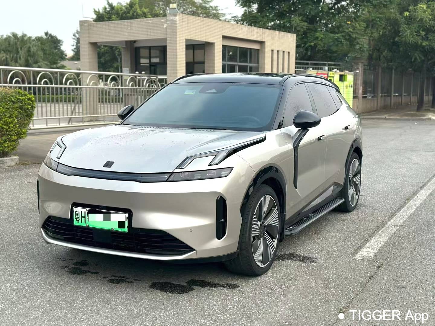 LYNK&CO 2023 LYNK&CO 08 EM-P 1.5T 220km four-wheel drive performance Halo automatic transmission
