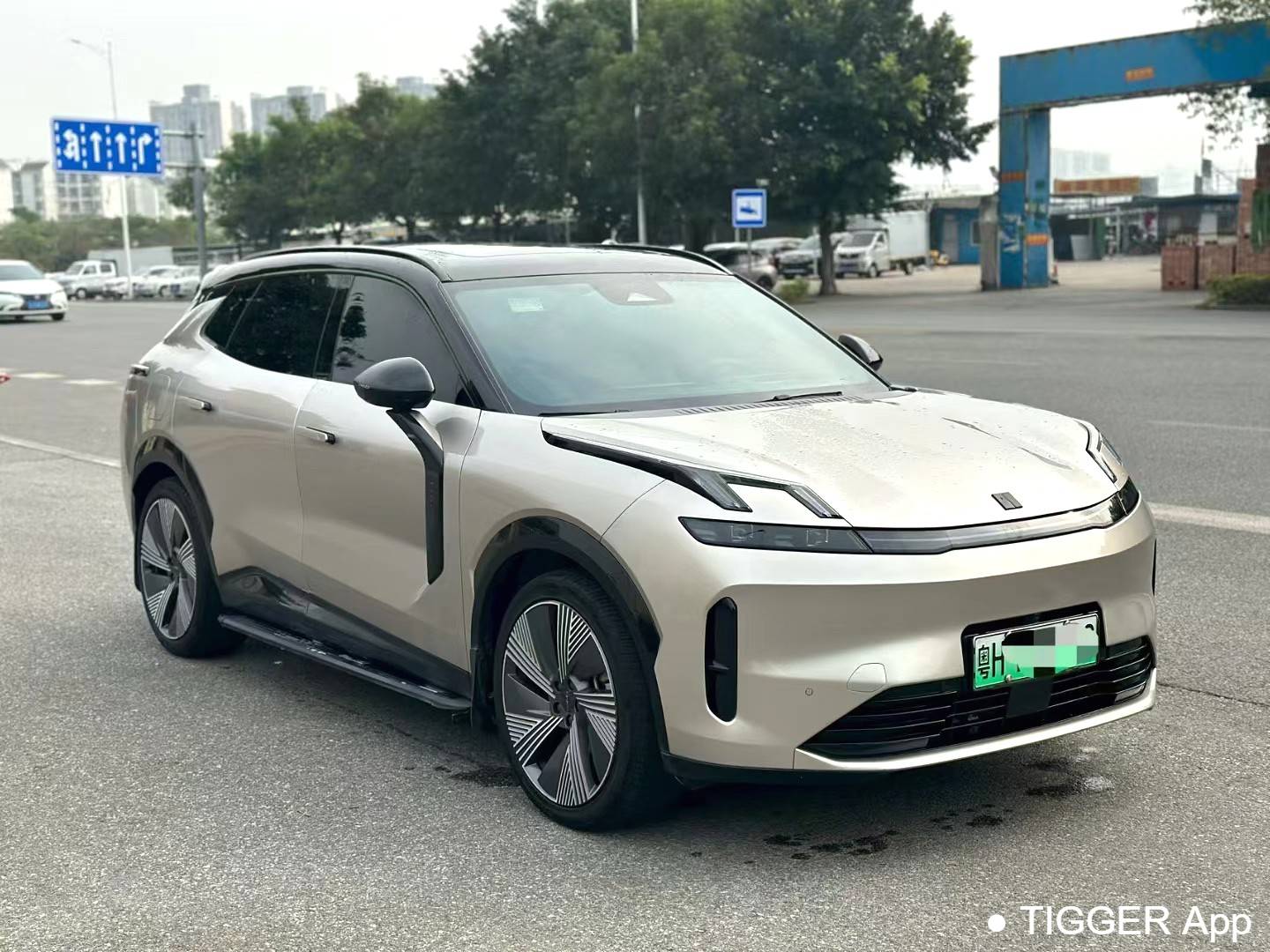 LYNK&CO 2023 LYNK&CO 08 EM-P 1.5T 220km four-wheel drive performance Halo automatic transmission