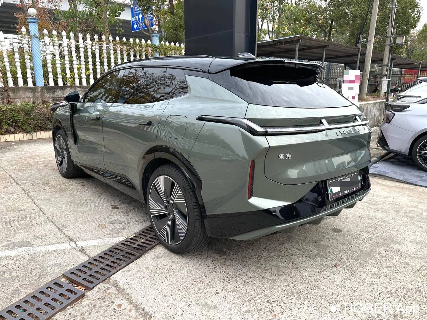 LYNK&CO 2023 LYNK&CO 08 EM-P 1.5T 220km four-wheel drive performance Halo automatic transmission