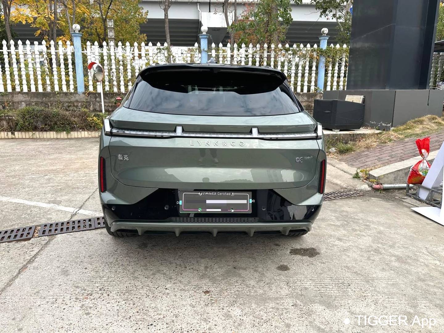 LYNK&CO 2023 LYNK&CO 08 EM-P 1.5T 220km four-wheel drive performance Halo automatic transmission