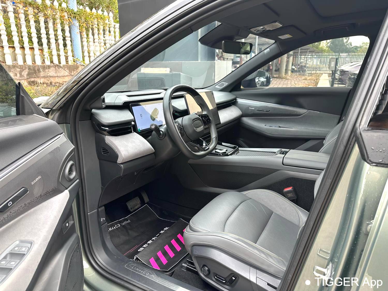 LYNK&CO 2023 LYNK&CO 08 EM-P 1.5T 220km four-wheel drive performance Halo automatic transmission