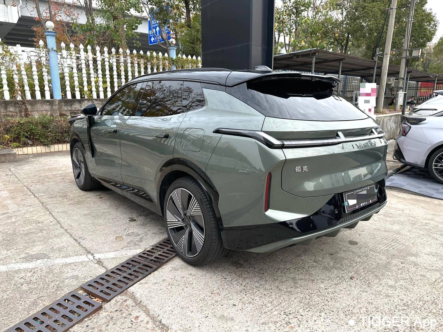 LYNK&CO 2023 LYNK&CO 08 EM-P 1.5T 220km four-wheel drive performance Halo automatic transmission