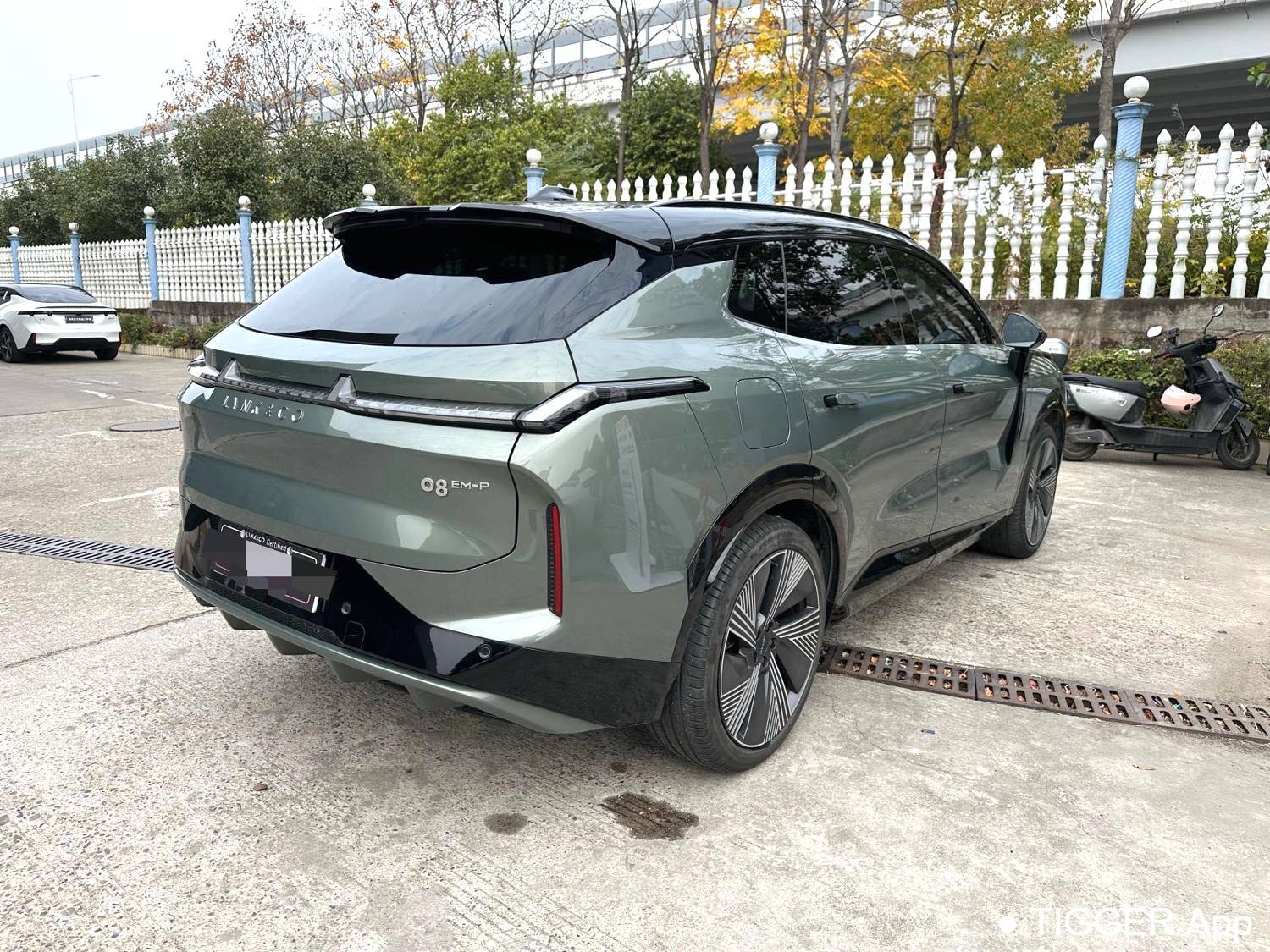 LYNK&CO 2023 LYNK&CO 08 EM-P 1.5T 220km four-wheel drive performance Halo automatic transmission