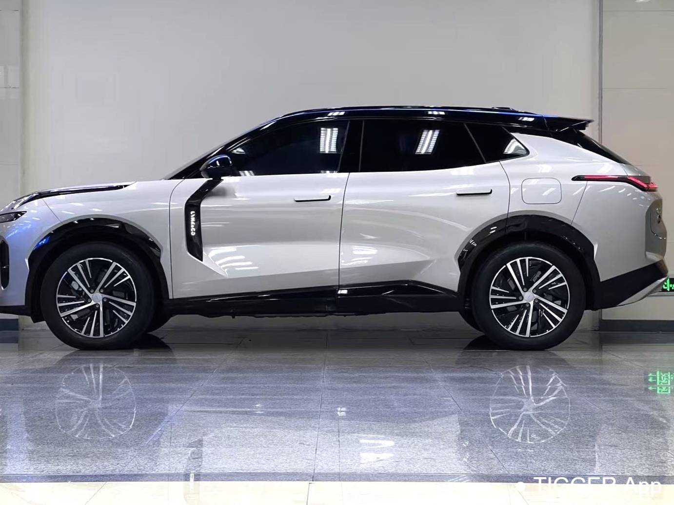 LYNK&CO  2023 LYNK&CO  08 EM-P 1.5T 120km Long Range Halo Automatic Transmission