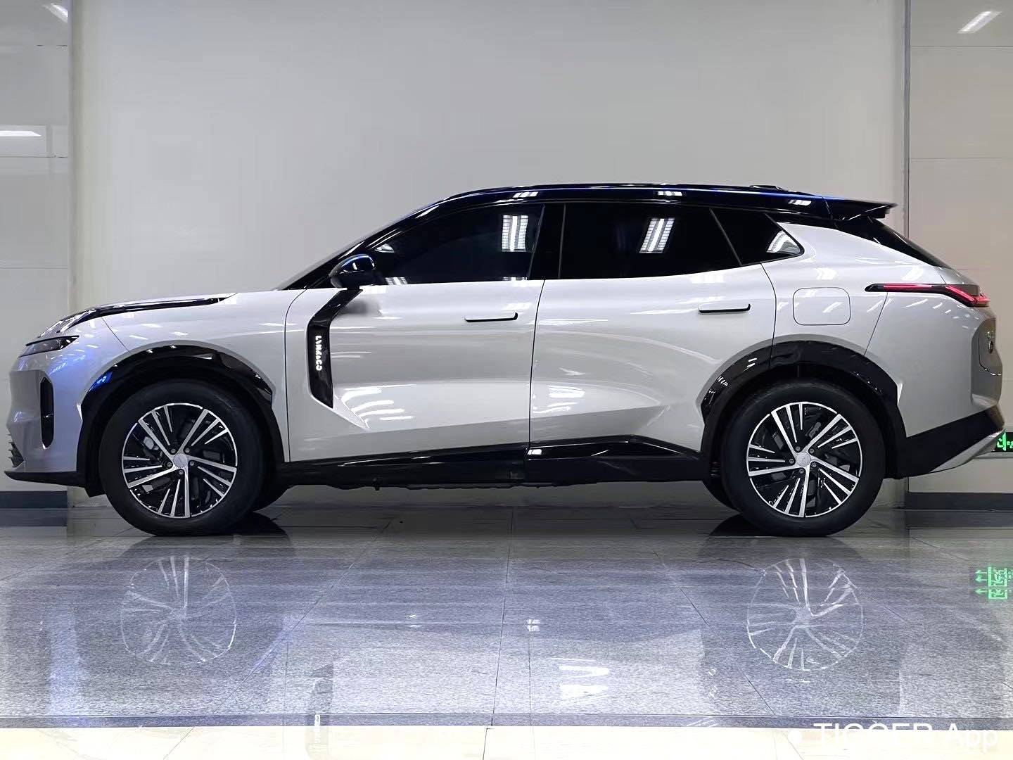 LYNK&CO  2023 LYNK&CO  08 EM-P 1.5T 120km Long Range Halo Automatic Transmission