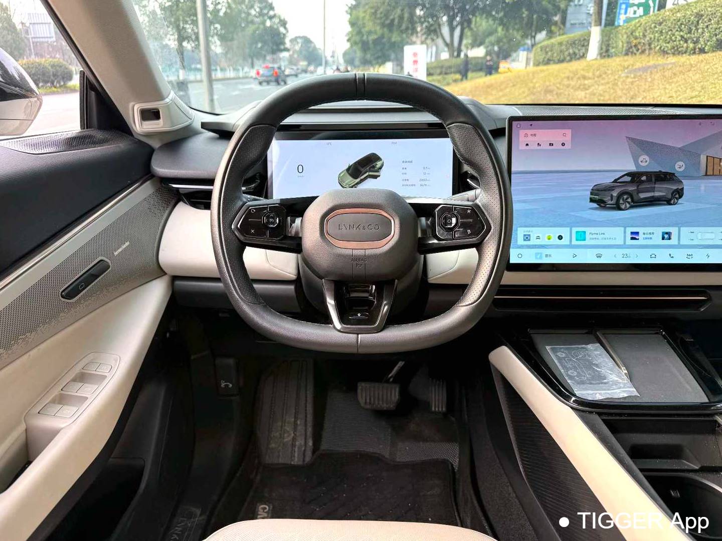 LYNK&CO 2023 LYNK&CO 08 EM-P 1.5T 220km Limited Edition Automatic Transmission