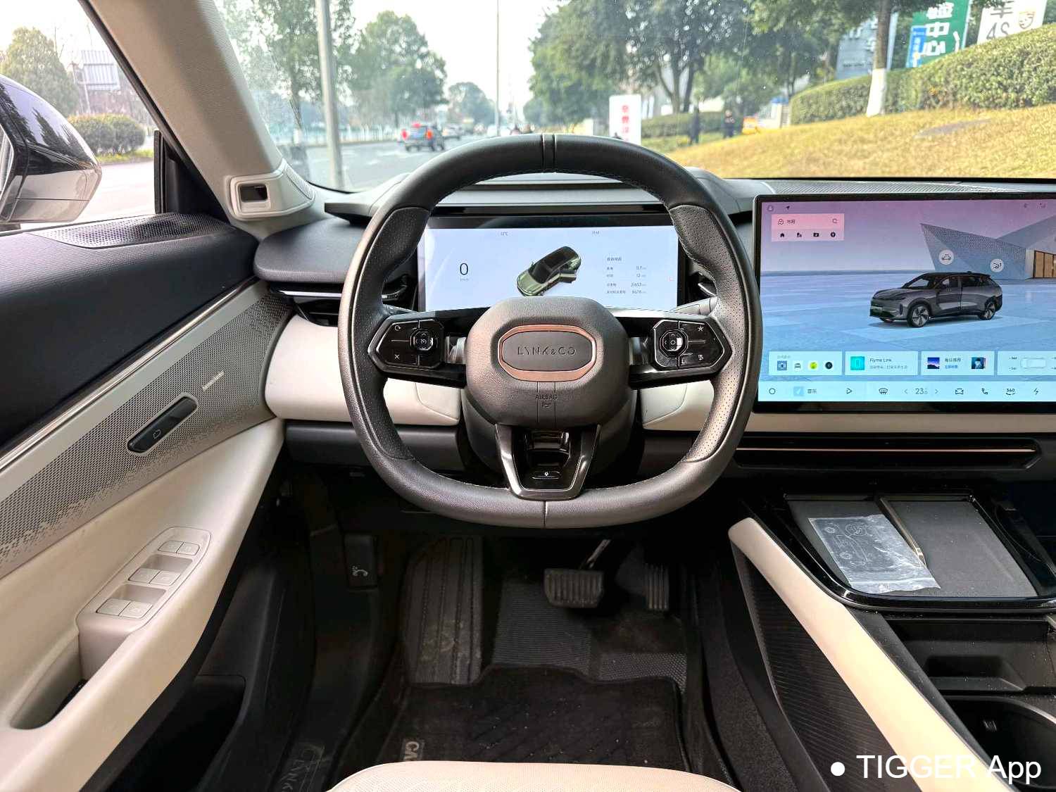 LYNK&CO 2023 LYNK&CO 08 EM-P 1.5T 220km Limited Edition Automatic Transmission