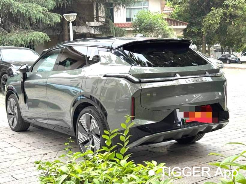 LYNK&CO 2023 LYNK&CO 08 EM-P 1.5T 220km four-wheel drive performance Halo automatic transmission