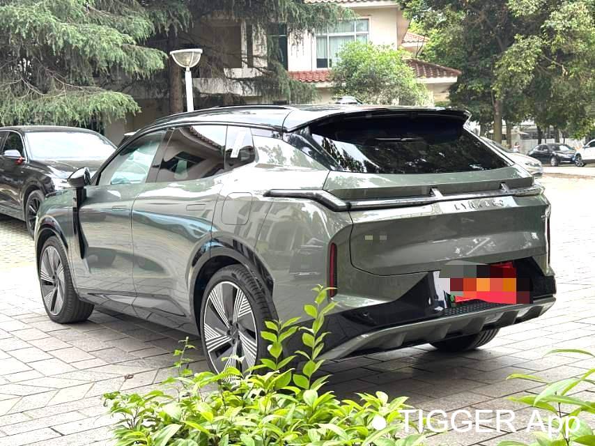 LYNK&CO 2023 LYNK&CO 08 EM-P 1.5T 220km four-wheel drive performance Halo automatic transmission