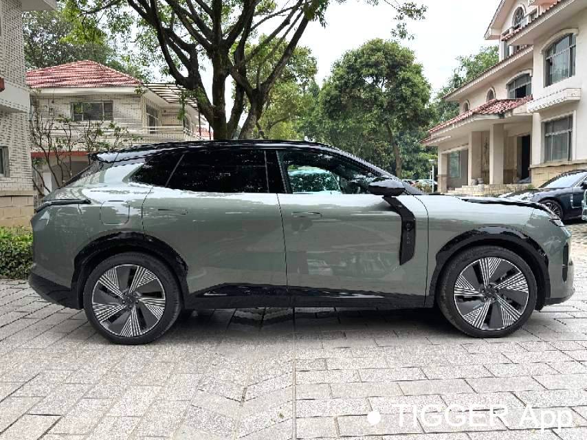 LYNK&CO 2023 LYNK&CO 08 EM-P 1.5T 220km four-wheel drive performance Halo automatic transmission