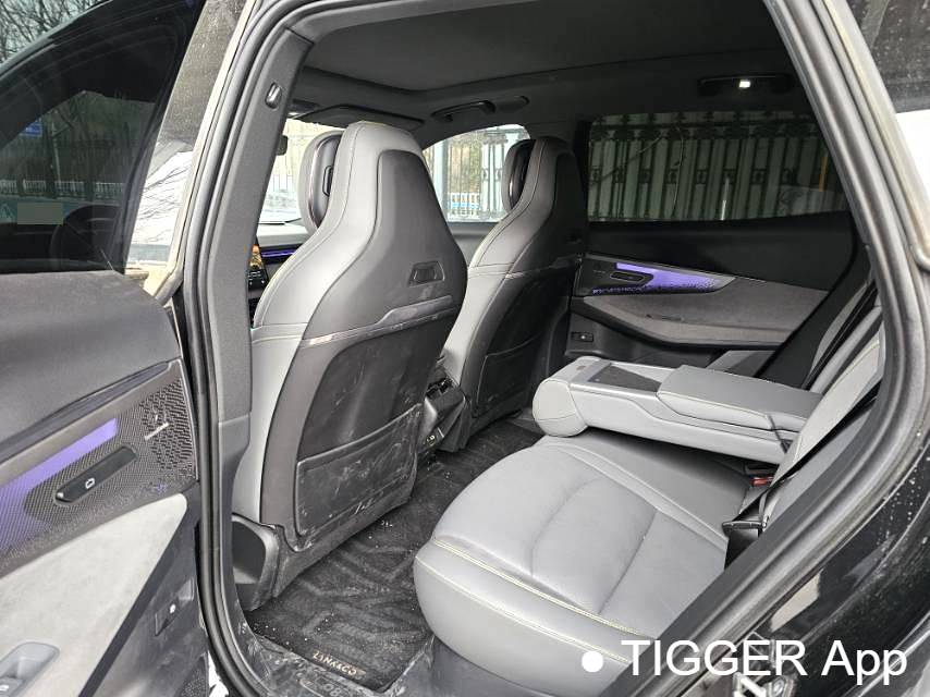 LYNK&CO 2023 LYNK&CO 08 EM-P 1.5T 120km Long Range Halo Automatic Transmission