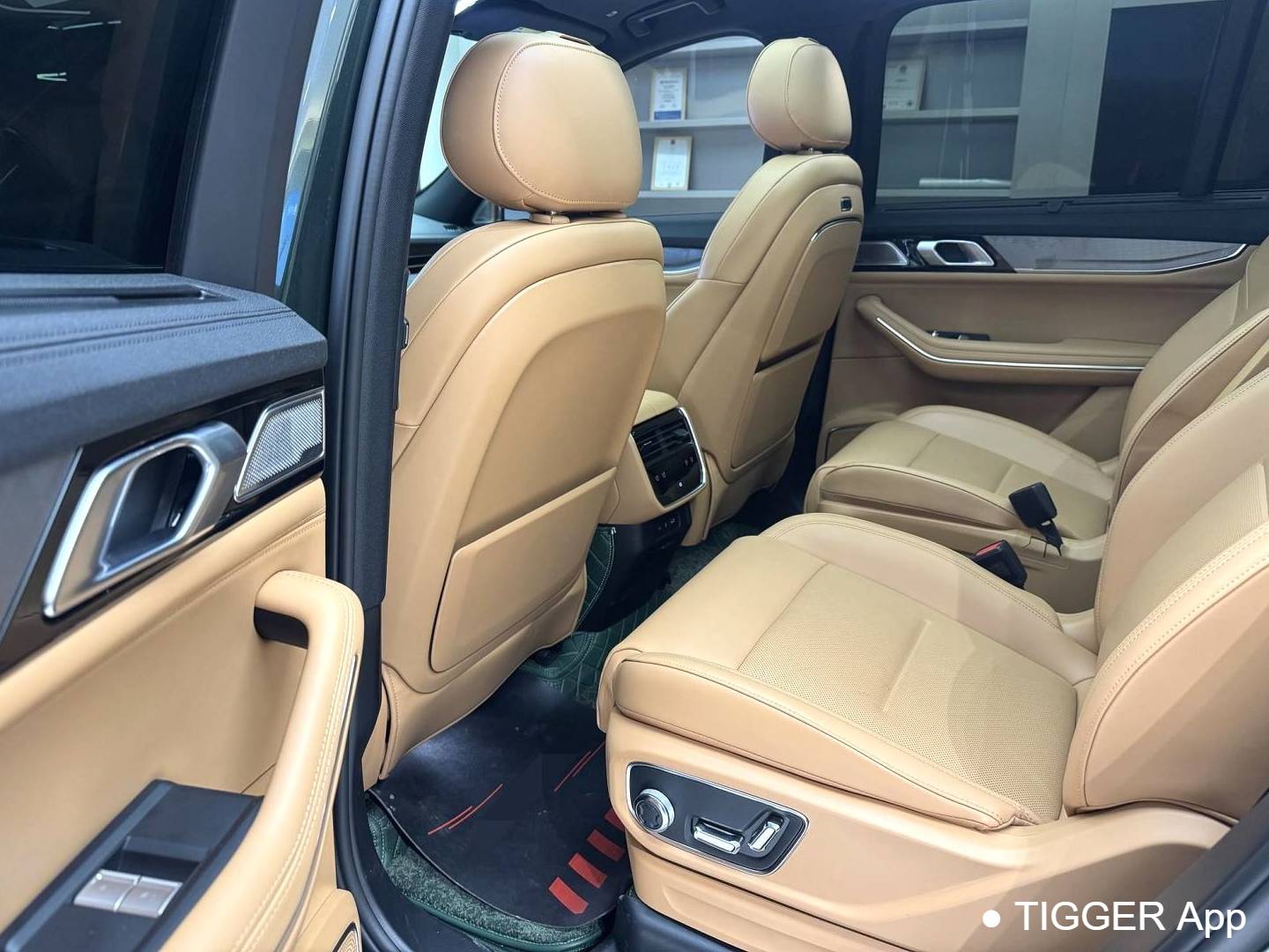 LYNK&CO  2024 LYNK&CO  09 EM-P 2.0TD ULTRA 6-seater automatic transmission