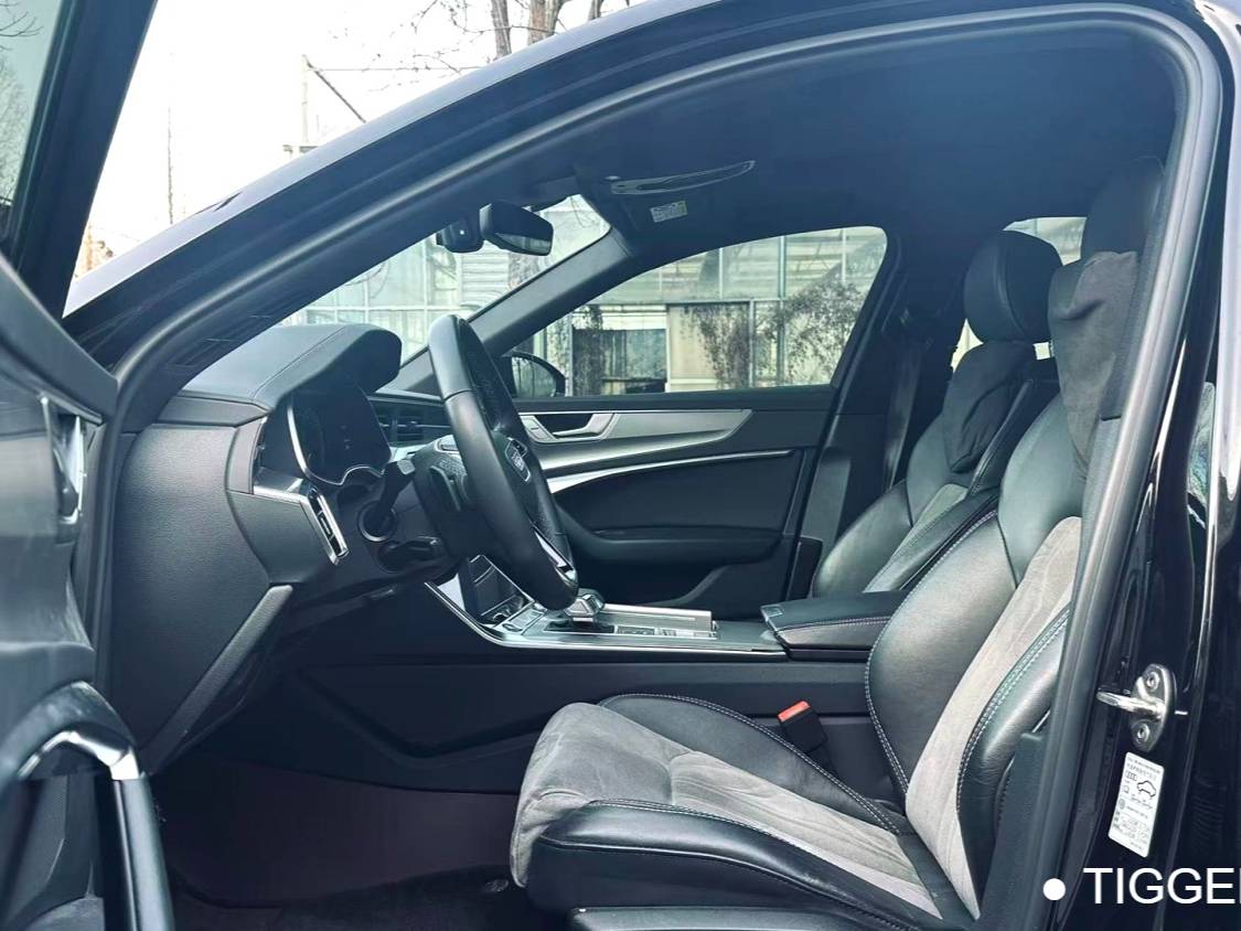 Audi A6L New Energy 2023 A6L e-tron 2.0TFSI 55TFSI e Quattro Automatic Transmission