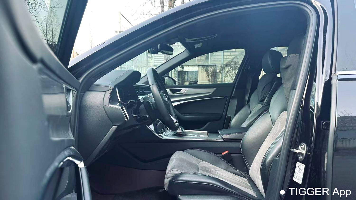 Audi A6L New Energy 2023 A6L e-tron 2.0TFSI 55TFSI e Quattro Automatic Transmission