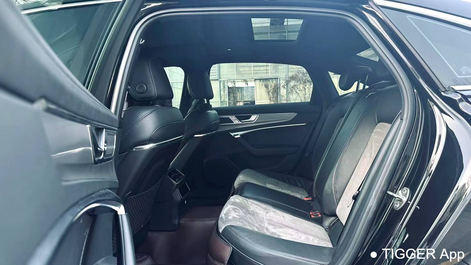 Audi A6L New Energy 2023 A6L e-tron 2.0TFSI 55TFSI e Quattro Automatic Transmission