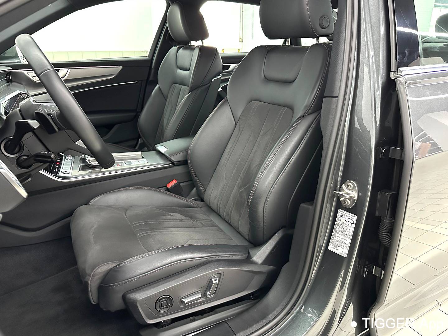 Audi 2024 A6L 2.0TFSI 45TFSI Select Dynamic Automatic Transmission