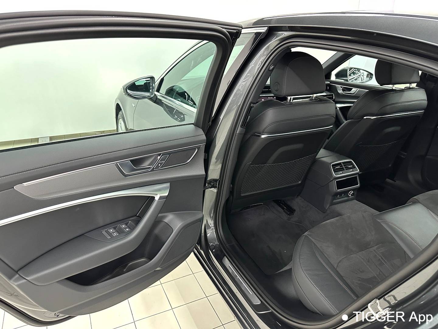 Audi 2024 A6L 2.0TFSI 45TFSI Select Dynamic Automatic Transmission