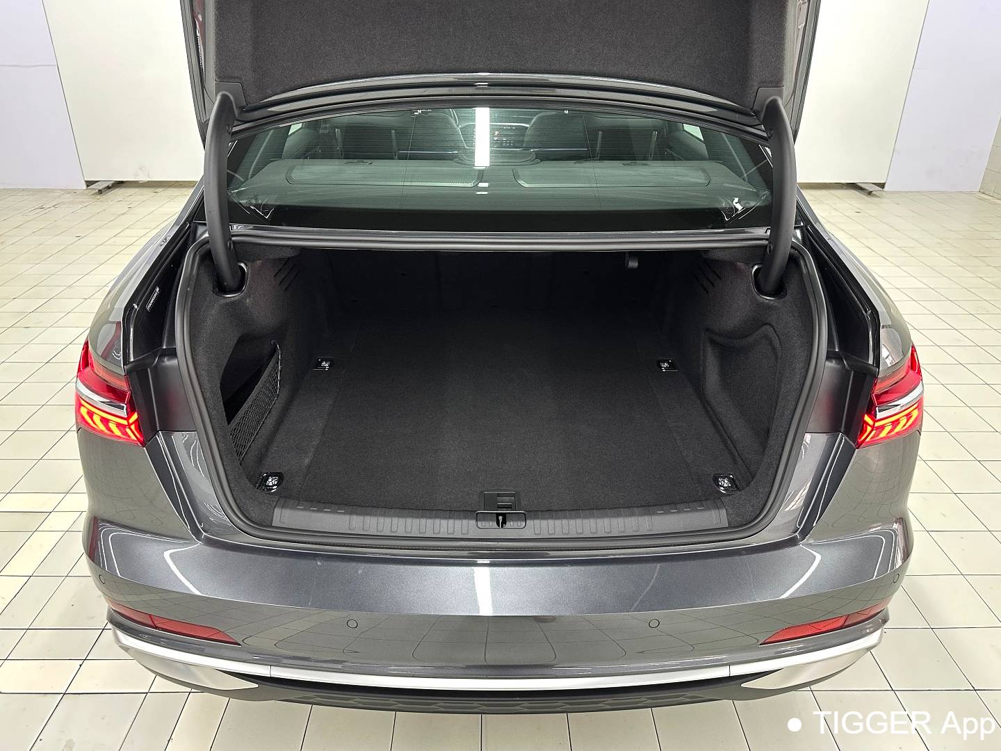 Audi 2024 A6L 2.0TFSI 45TFSI Select Dynamic Automatic Transmission