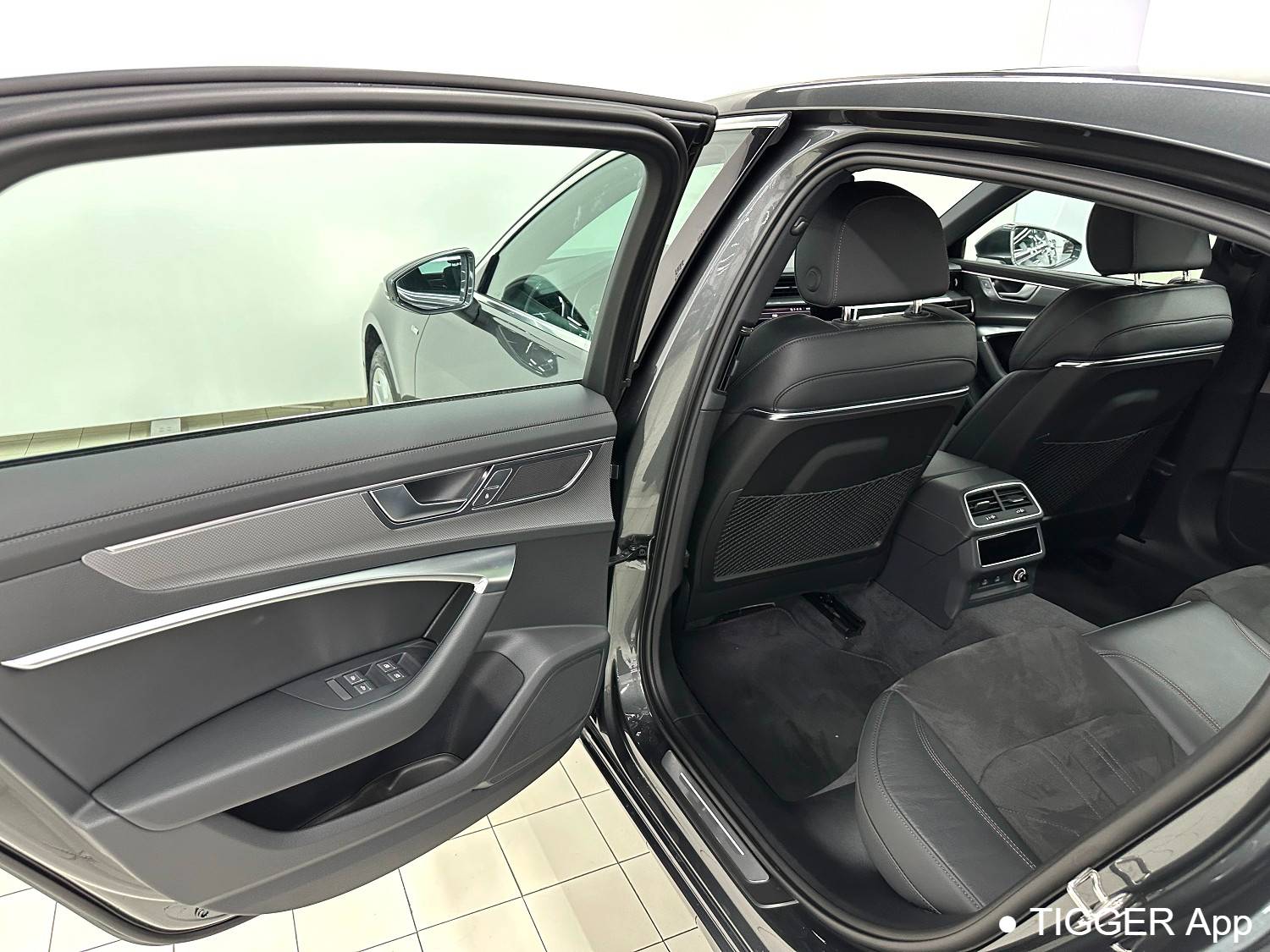 Audi 2024 A6L 2.0TFSI 45TFSI Select Dynamic Automatic Transmission