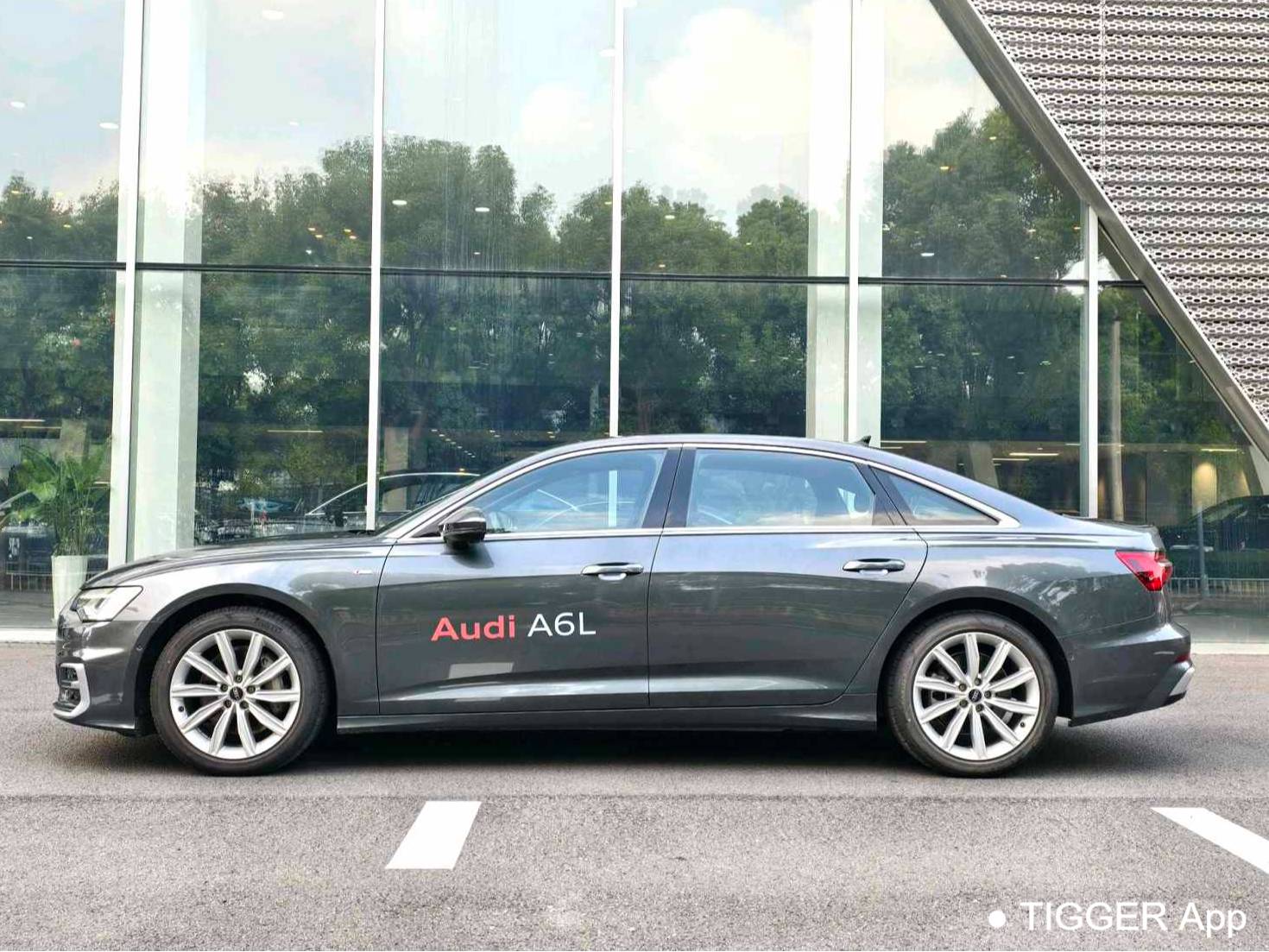 Audi 2024 A6L 2.0TFSI 45TFSI Select Dynamic Automatic Transmission