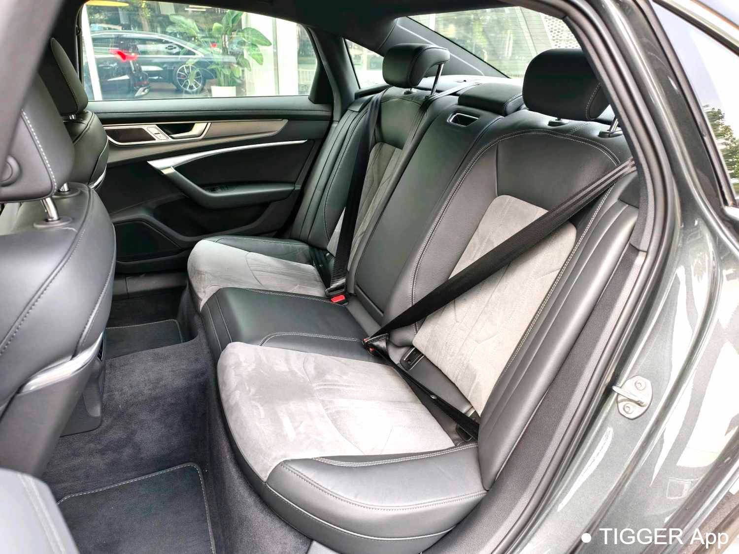 Audi 2024 A6L 2.0TFSI 45TFSI Select Dynamic Automatic Transmission