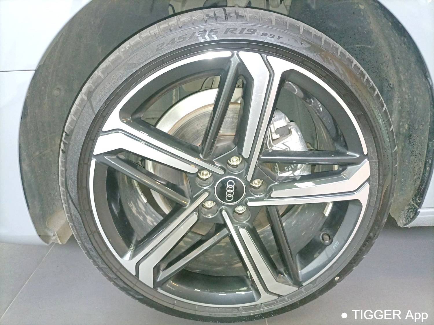 Audi 2024 A4L 2.0TFSI 40TFSI Luxury Dynamic Automatic Transmission