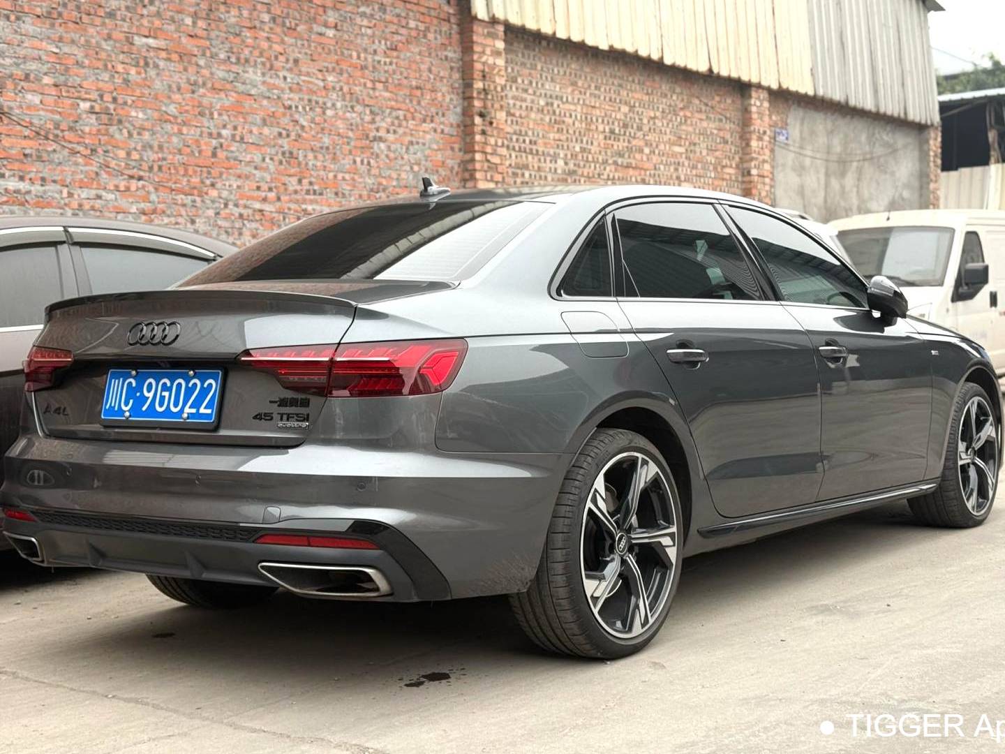 Audi 2024 A4L 2.0TFSI 40TFSI Luxury Dynamic (Starry Night Edition) Automatic Transmission