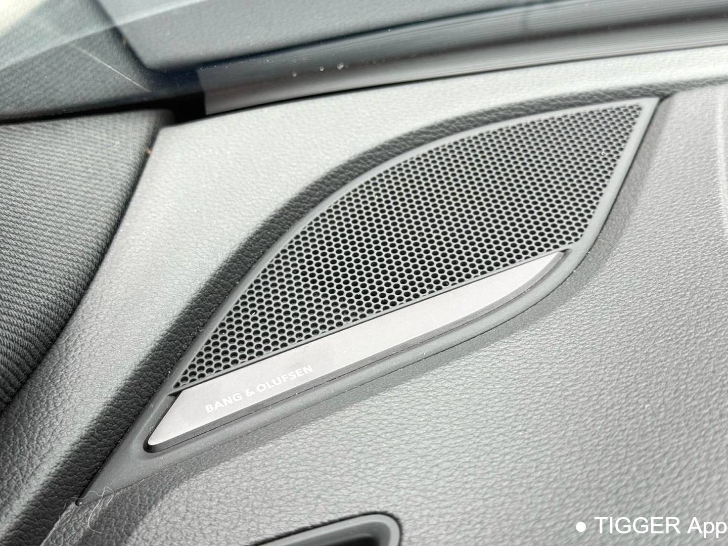 Audi 2024 A4L 2.0TFSI 40TFSI Luxury Dynamic (Starry Night Edition) Automatic Transmission