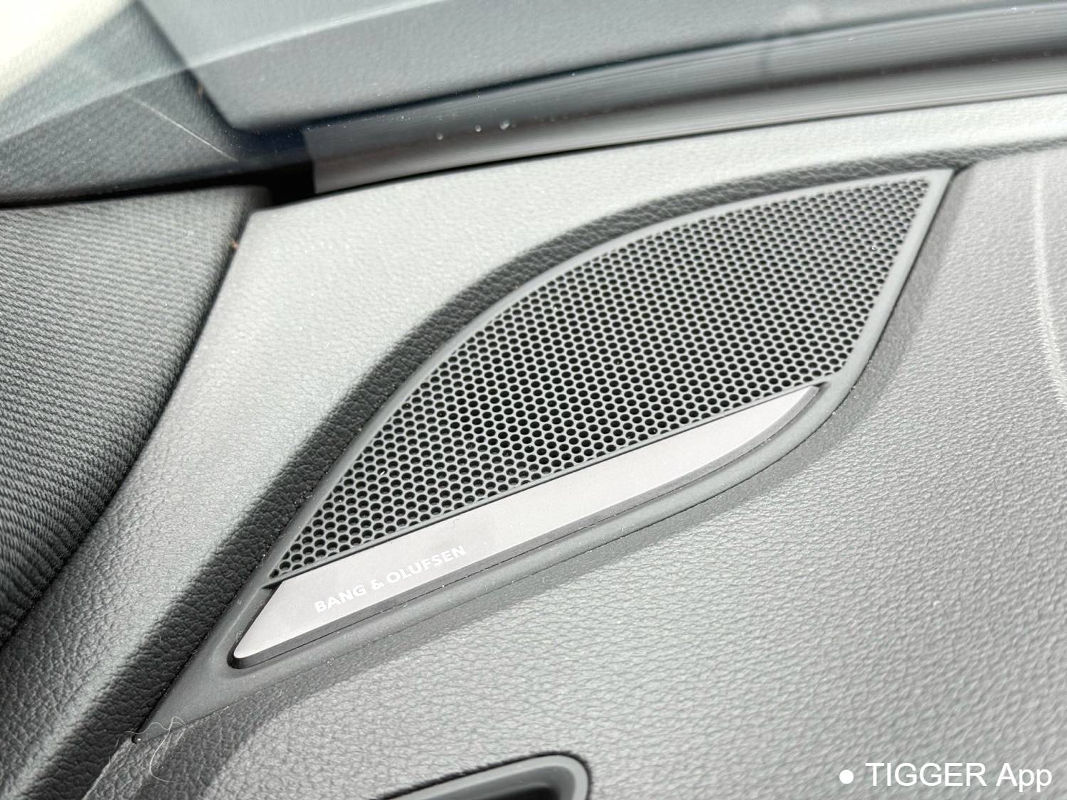 Audi 2024 A4L 2.0TFSI 40TFSI Luxury Dynamic (Starry Night Edition) Automatic Transmission