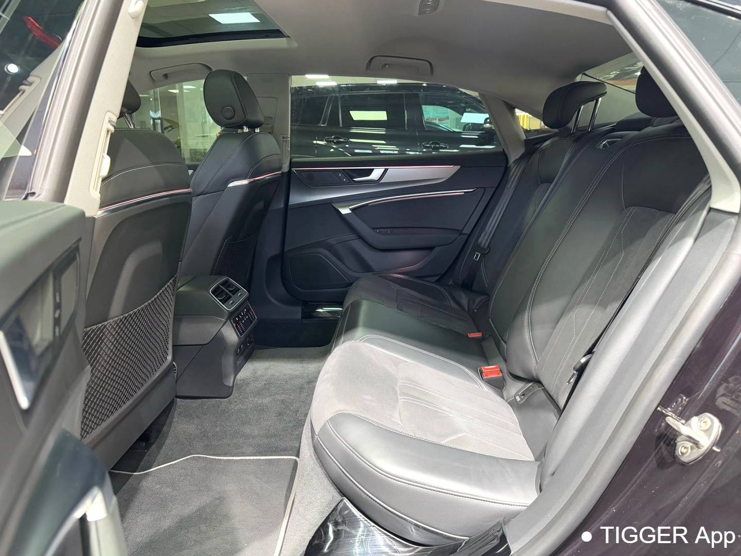 Audi 2024 A7L 2.0TFSI 45TFSI S-line Dreaming Flow Crystal Package Automatic Transmission