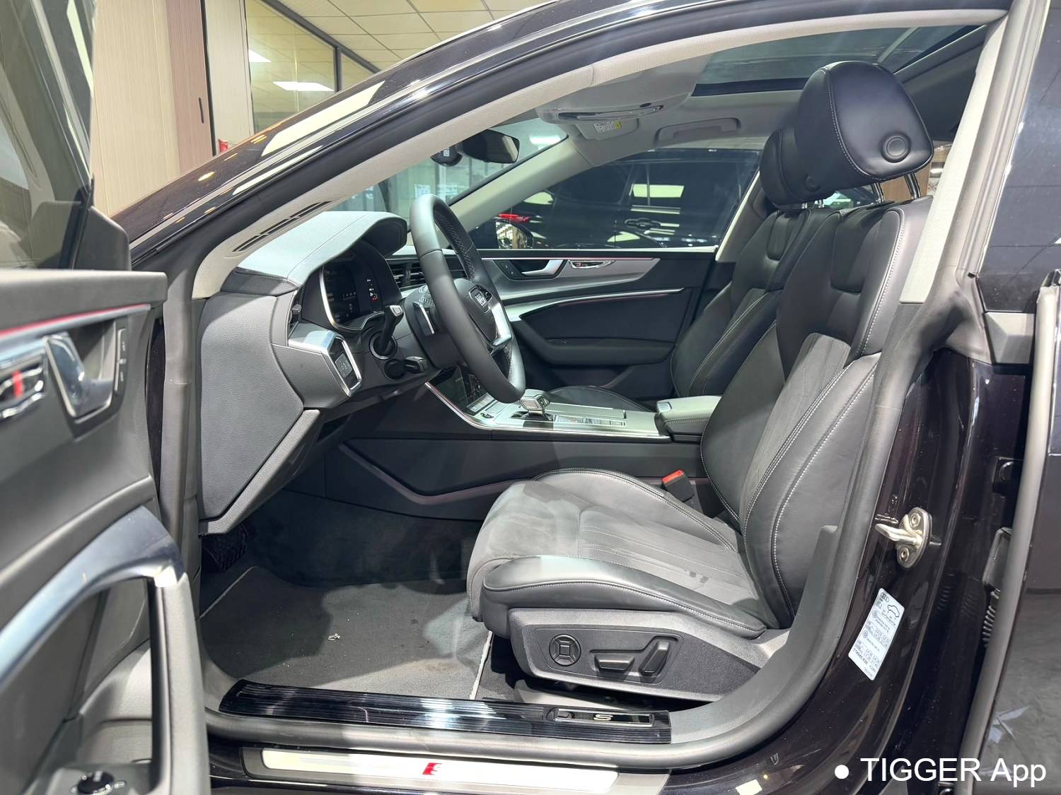 Audi 2024 A7L 2.0TFSI 45TFSI S-line Dreaming Flow Crystal Package Automatic Transmission