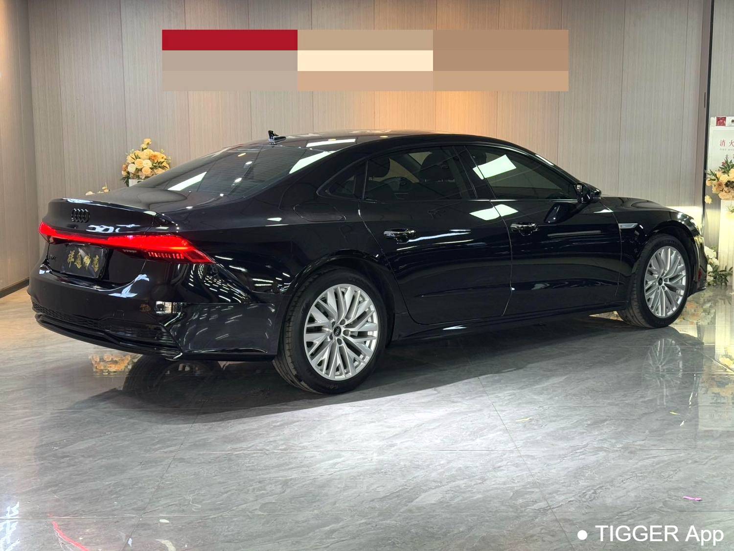 Audi 2024 A7L 2.0TFSI 45TFSI S-line Dreaming Flow Crystal Package Automatic Transmission