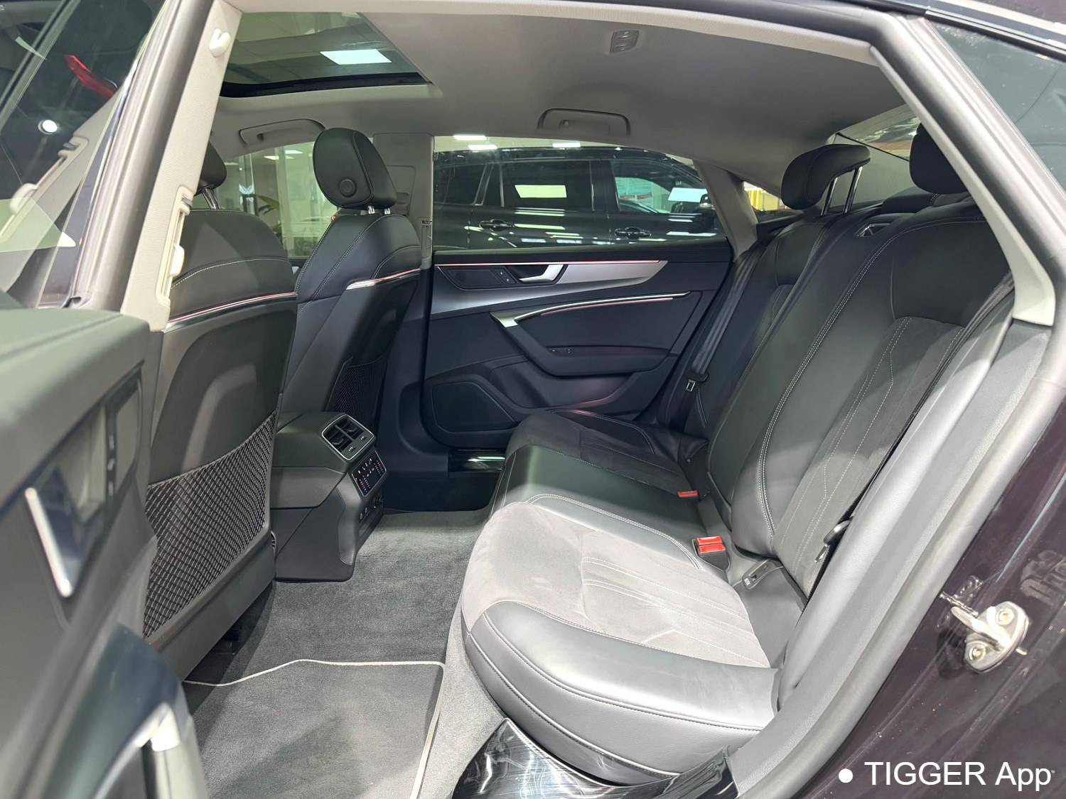 Audi 2024 A7L 2.0TFSI 45TFSI S-line Dreaming Flow Crystal Package Automatic Transmission