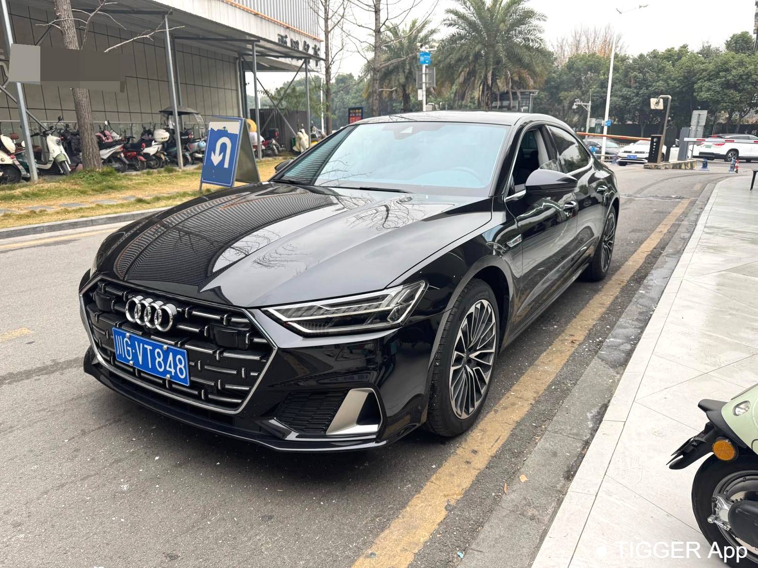 Audi 2024 A7L 2.0TFSI 45TFSI Luxury Automatic Transmission