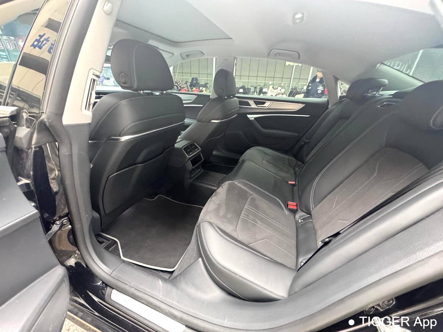 Audi 2024 A7L 2.0TFSI 45TFSI Luxury Automatic Transmission