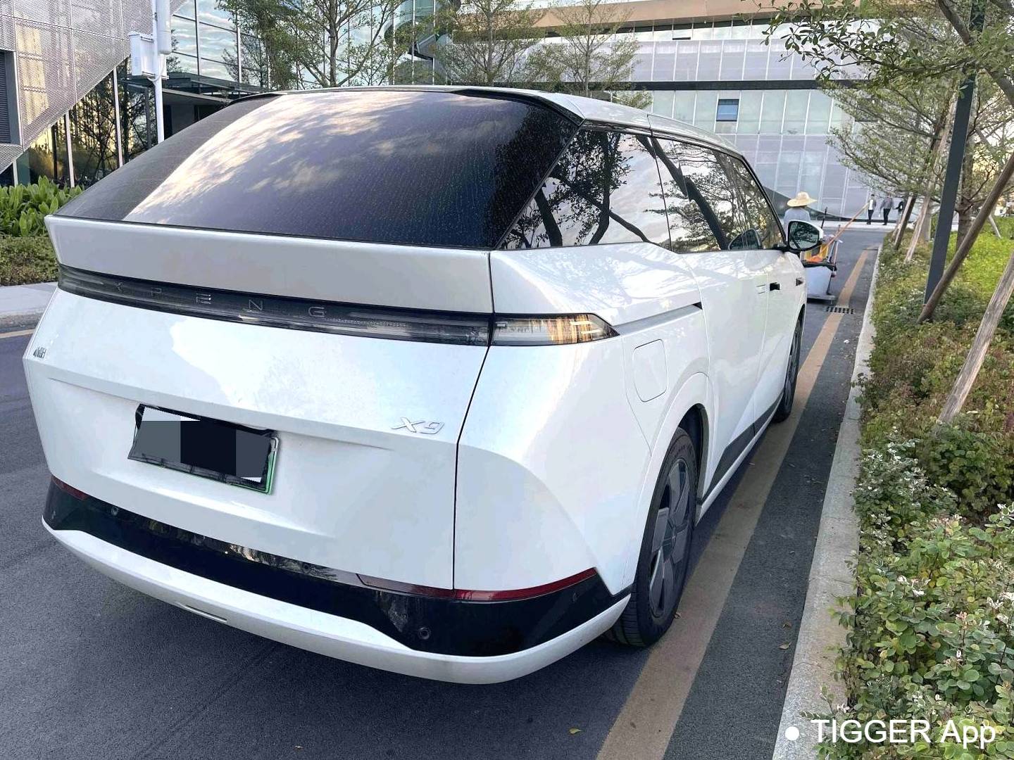 XPENG  2024 X9 610 Long Range Pro Automatic Transmission